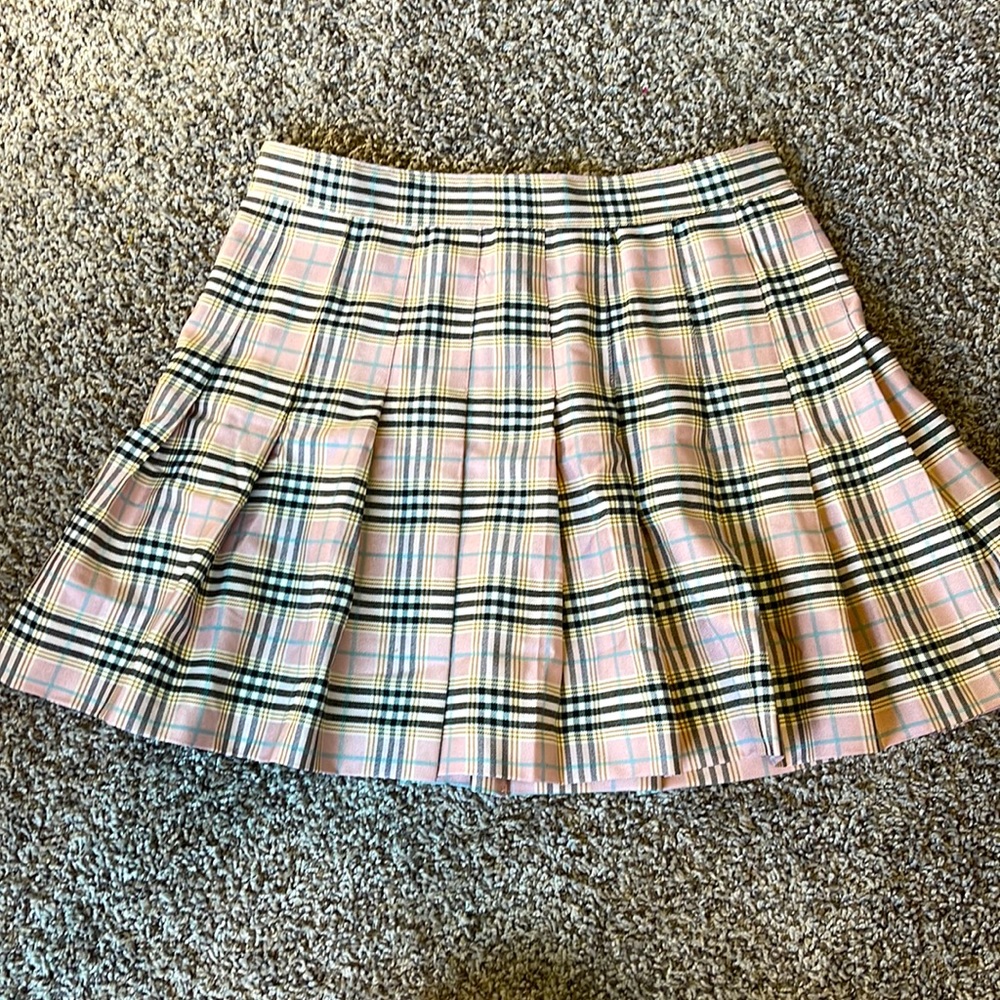 NWOT Pink and Black Pleated Mini Skirt